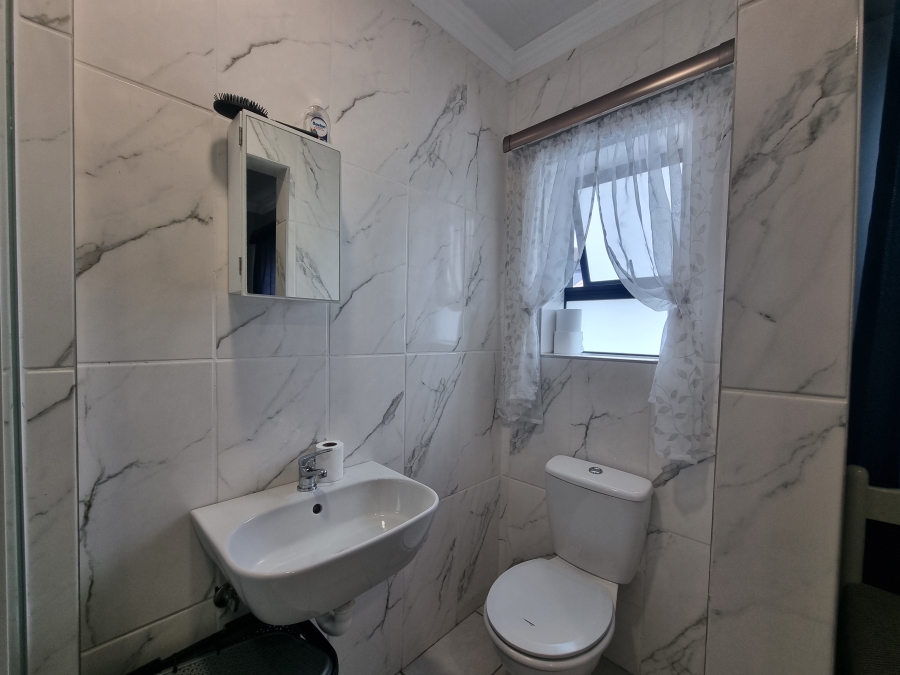 6 Bedroom Property for Sale in Dana Bay Western Cape